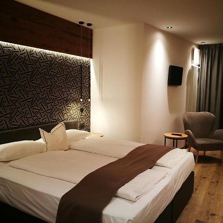 Hotel Cevedale Living Romance Hotel コゴロ エクステリア 写真