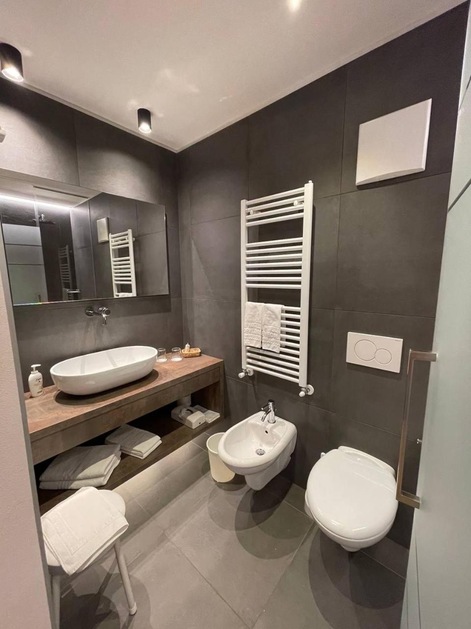 Hotel Cevedale Living Romance Hotel コゴロ エクステリア 写真