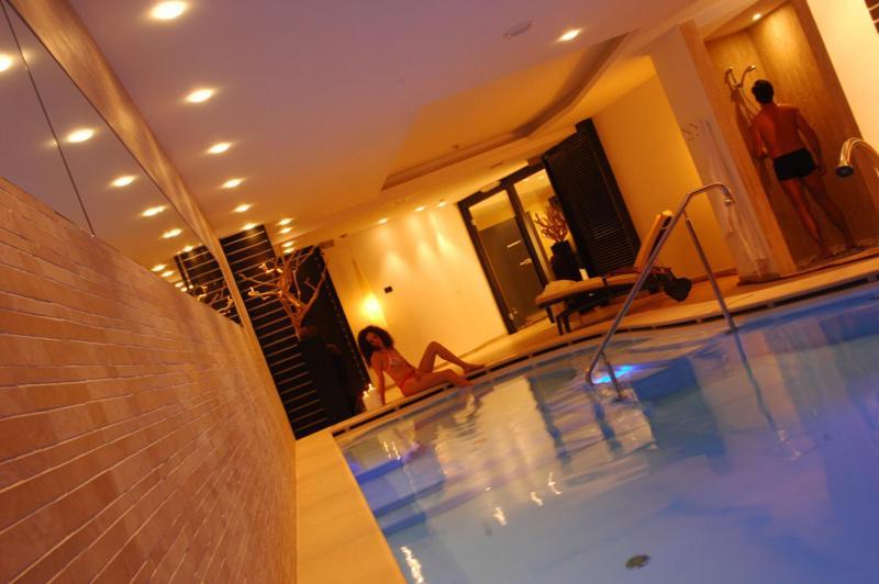 Hotel Cevedale Living Romance Hotel コゴロ エクステリア 写真
