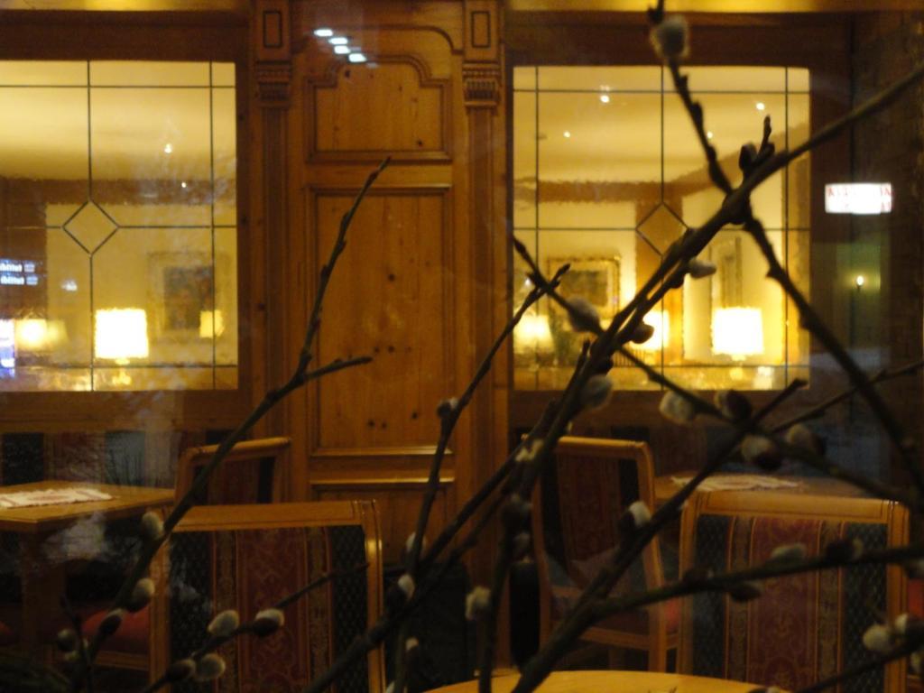Hotel Cevedale Living Romance Hotel コゴロ エクステリア 写真