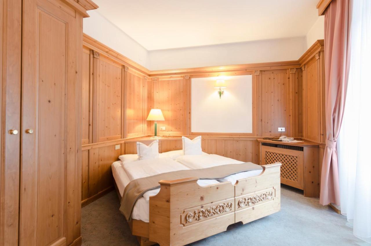 Hotel Cevedale Living Romance Hotel コゴロ エクステリア 写真